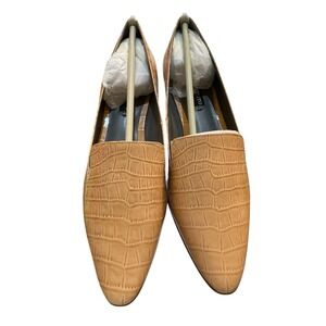 Vince Camuto Women Kikie Pointed Toe Loafer Patent Crocodile Cream Puff Size 8.5